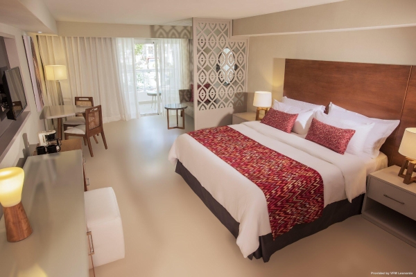 Hotel Emotions By Hodelpa Playa Dorada (San Juan)